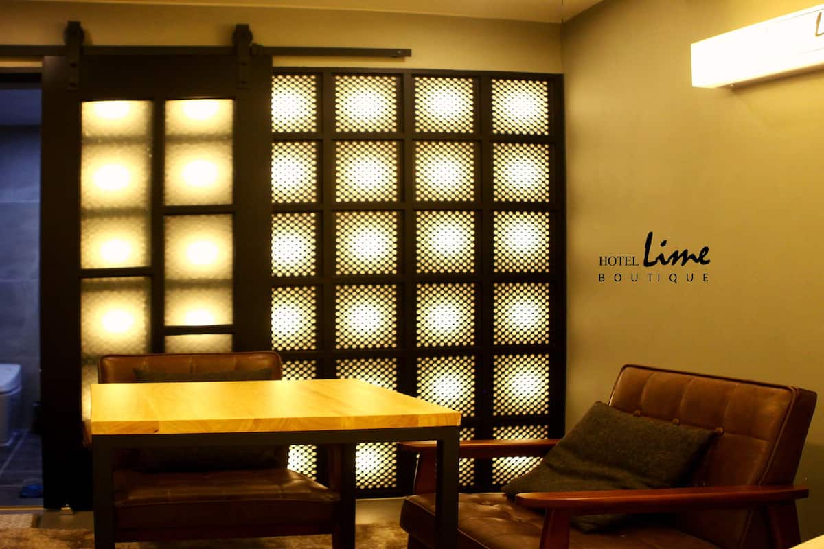 deluxe room | desk, soundproofing, free wifi
