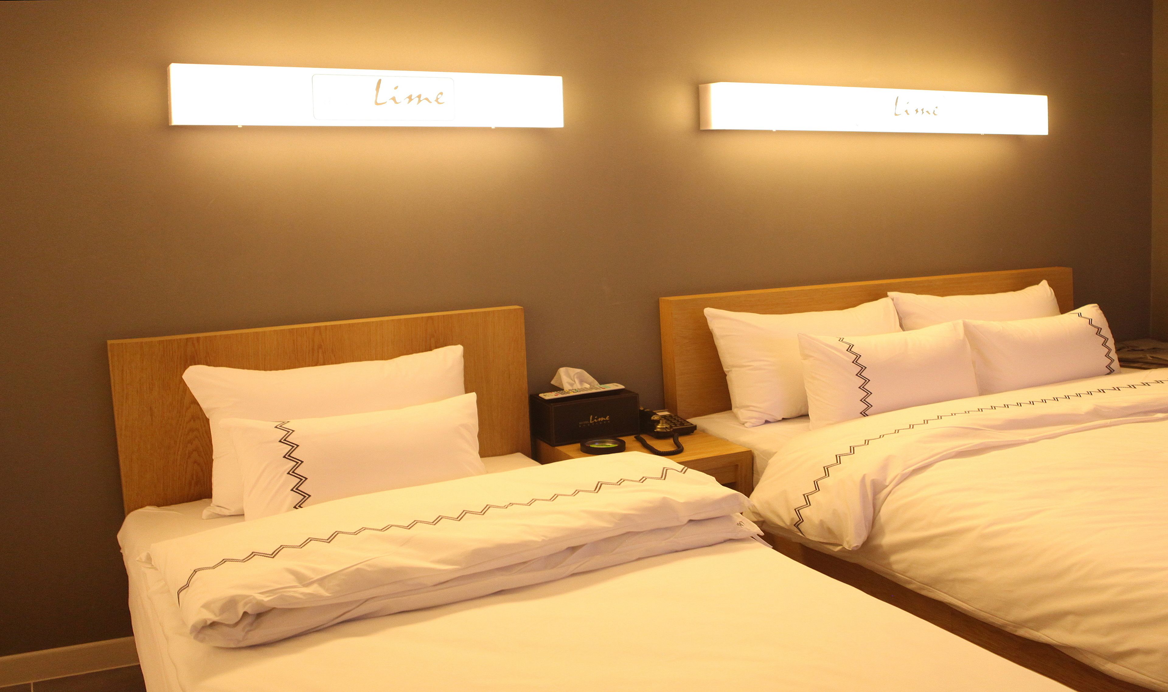 premium twin room | desk, soundproofing, free wifi