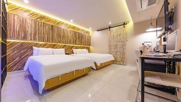 Premium Twin Room | Desk, soundproofing, free WiFi