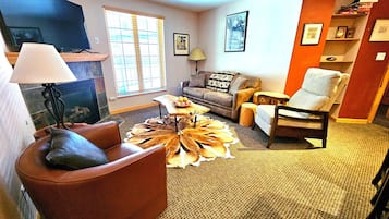 Condo, 2 Bedrooms | Living area | Flat-screen TV, fireplace