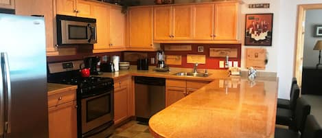 Fridge, microwave, stovetop, dishwasher