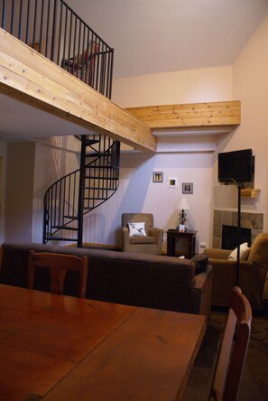 Flat-screen TV, fireplace