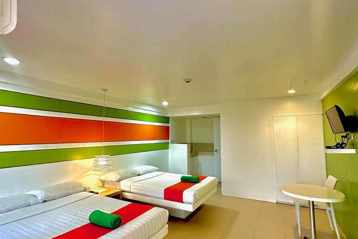 extra large room | 1 bedroom, bed sheets