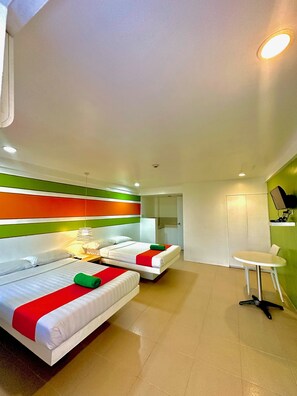 1 bedroom, bed sheets