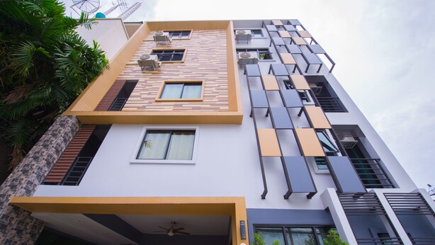 Pintu masuk properti