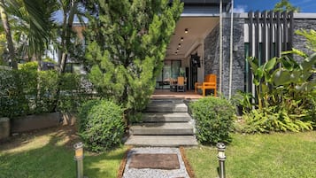 Vila superior, 4 quartos, piscina particular, vista para a piscina | Terraço/pátio