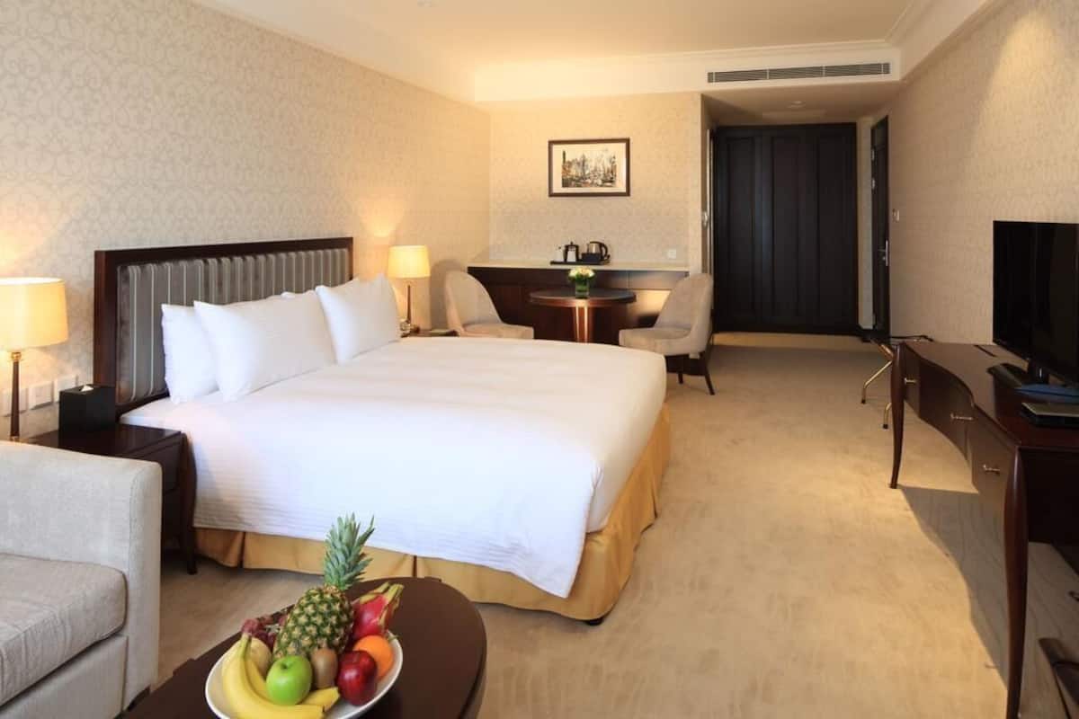 Luxe beddengoed, een minibar, een kluis op de kamer, een bureau