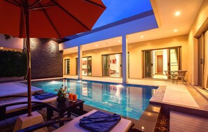 3 Bedroom Private Pool Villa | Terassi/patio