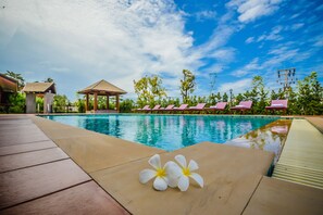 Udendørs pool