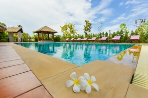 Outdoor pool - Sirinsamui Boutique Hostel (Koh Samui)