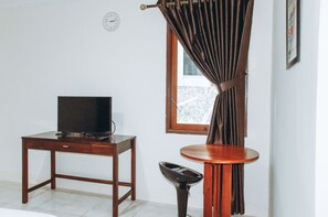 Phòng Suite, 1 giường cỡ queen | Bàn, truy cập Internet không dây miễn phí, bộ trải giường 