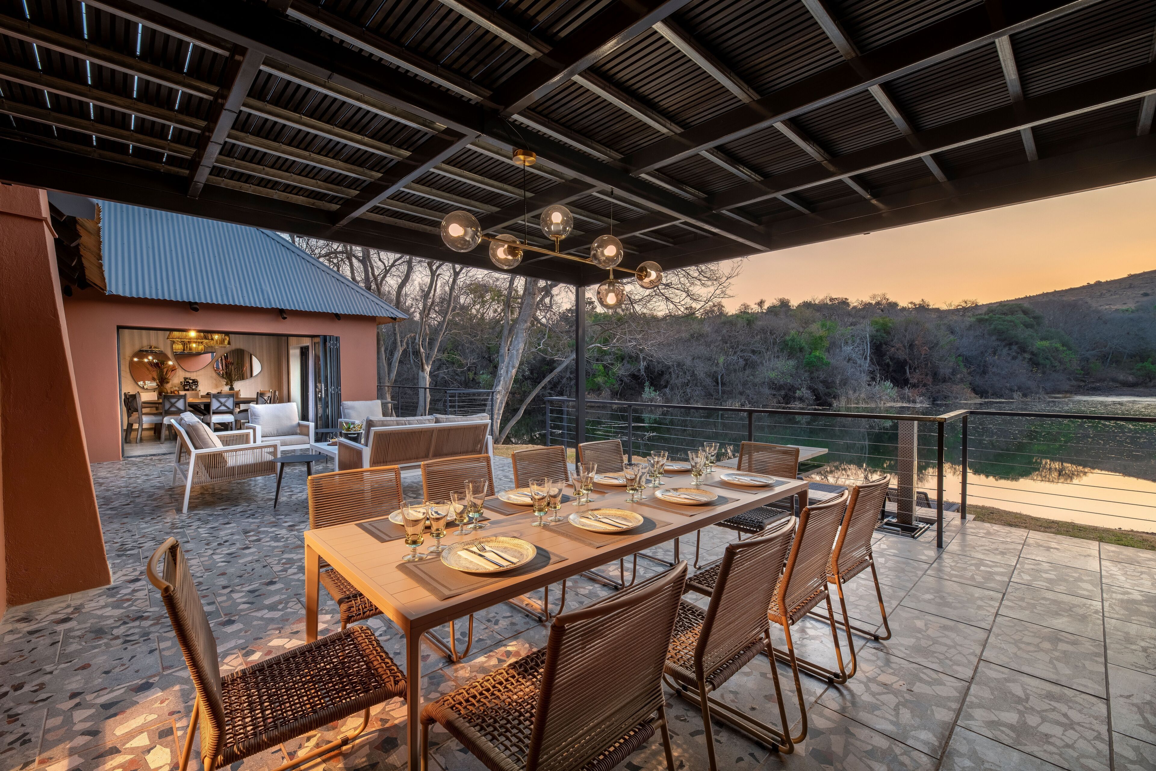 Riverhorse Lodge | Terrace/patio