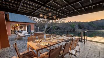 Riverhorse Lodge | Terrace/patio