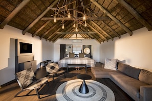 In-room safe, laptop workspace, iron/ironing board, free wired Internet - Cradle Boutique Hotel (Muldersdrift)