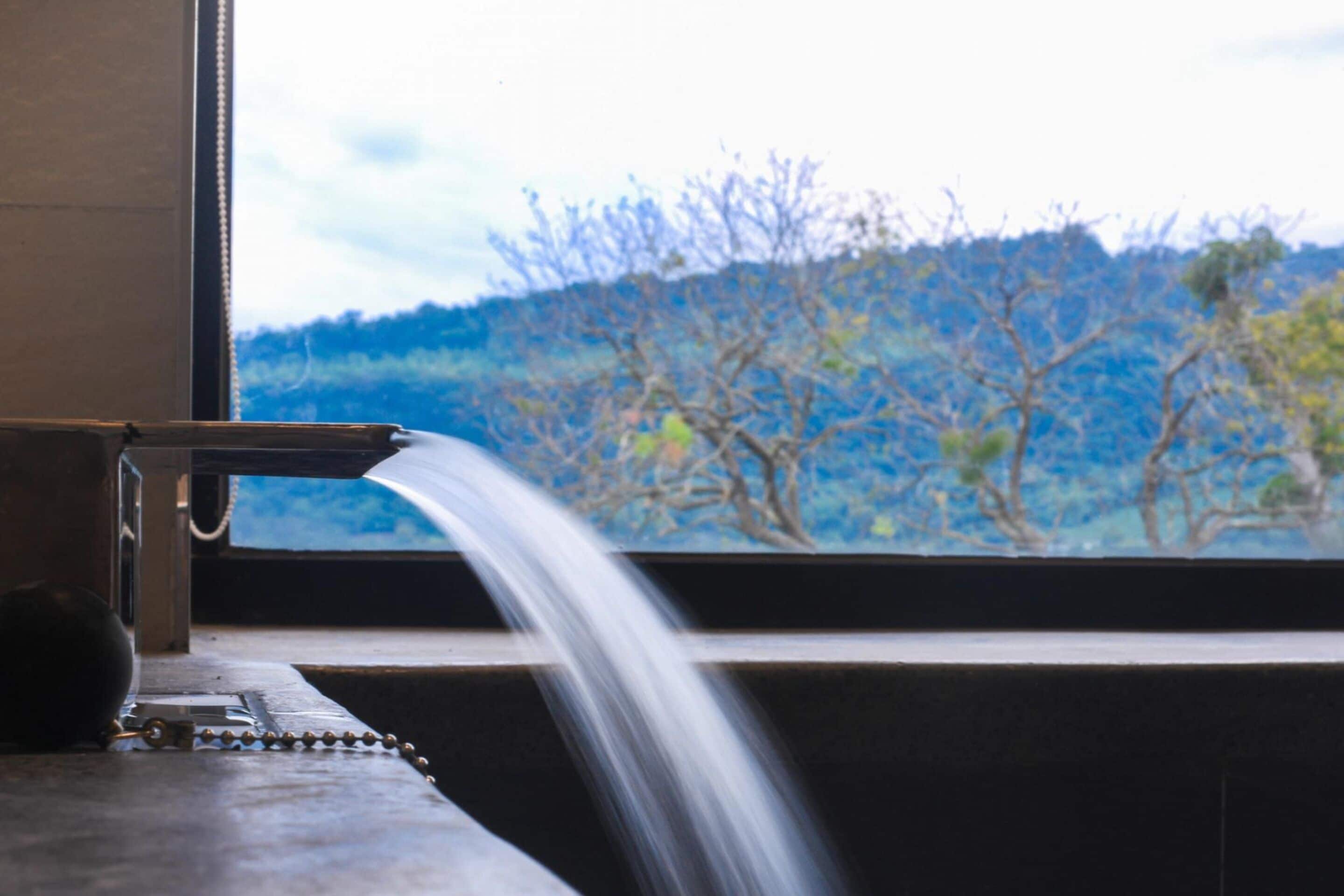 Villa (505) | Fürdőszoba | Külön fürdőkád, illetve zuhanyzó és termálvízzel feltölthető kádak