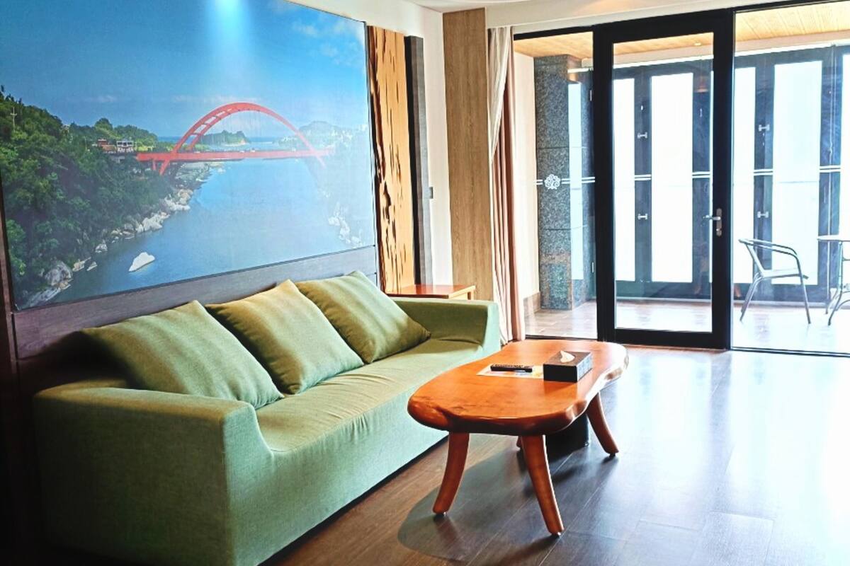 chii lih suite | living room | 50-inch lcd tv with cable channels, tv
