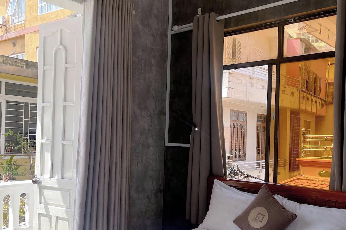 Doppia Superior uso singolo, 1 letto a una piazza e mezza, vista città | Wi-Fi gratuito, lenzuola