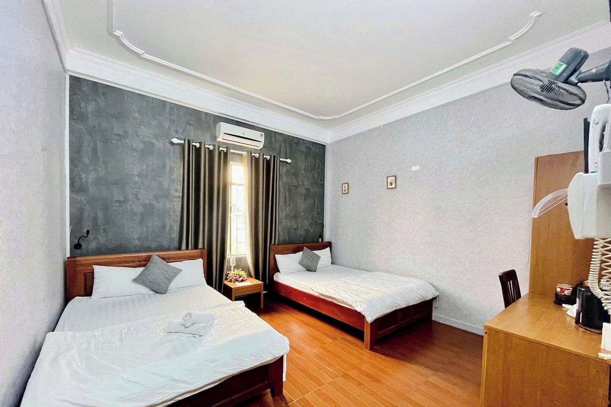Quadrupla familiare, 2 letti queen, vista città | Wi-Fi gratuito, lenzuola