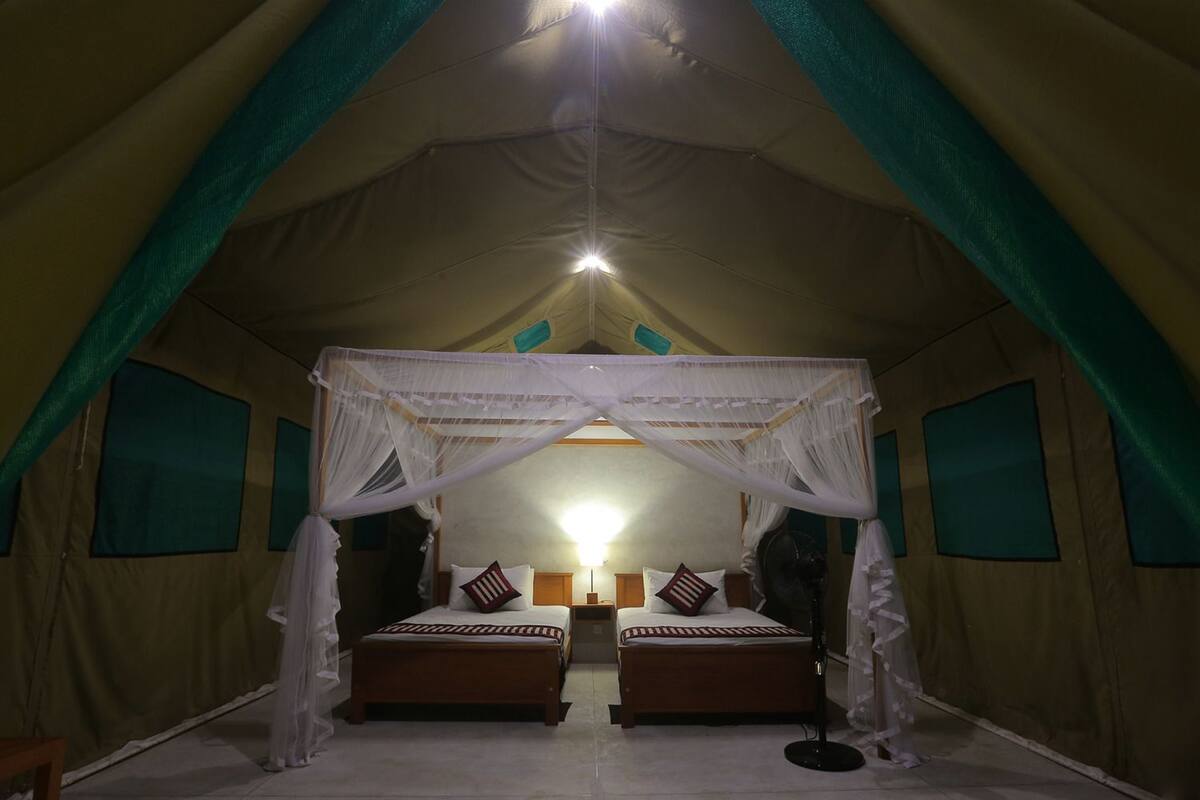 Tent, 2 Single Beds, Ensuite, Garden View | Premium bedding, desk, free WiFi