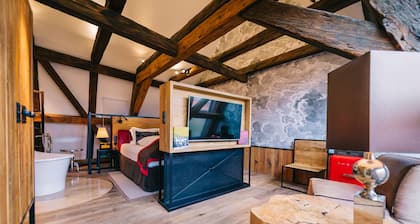 Pest-Buda Design Hotel by Zsidai Hotels