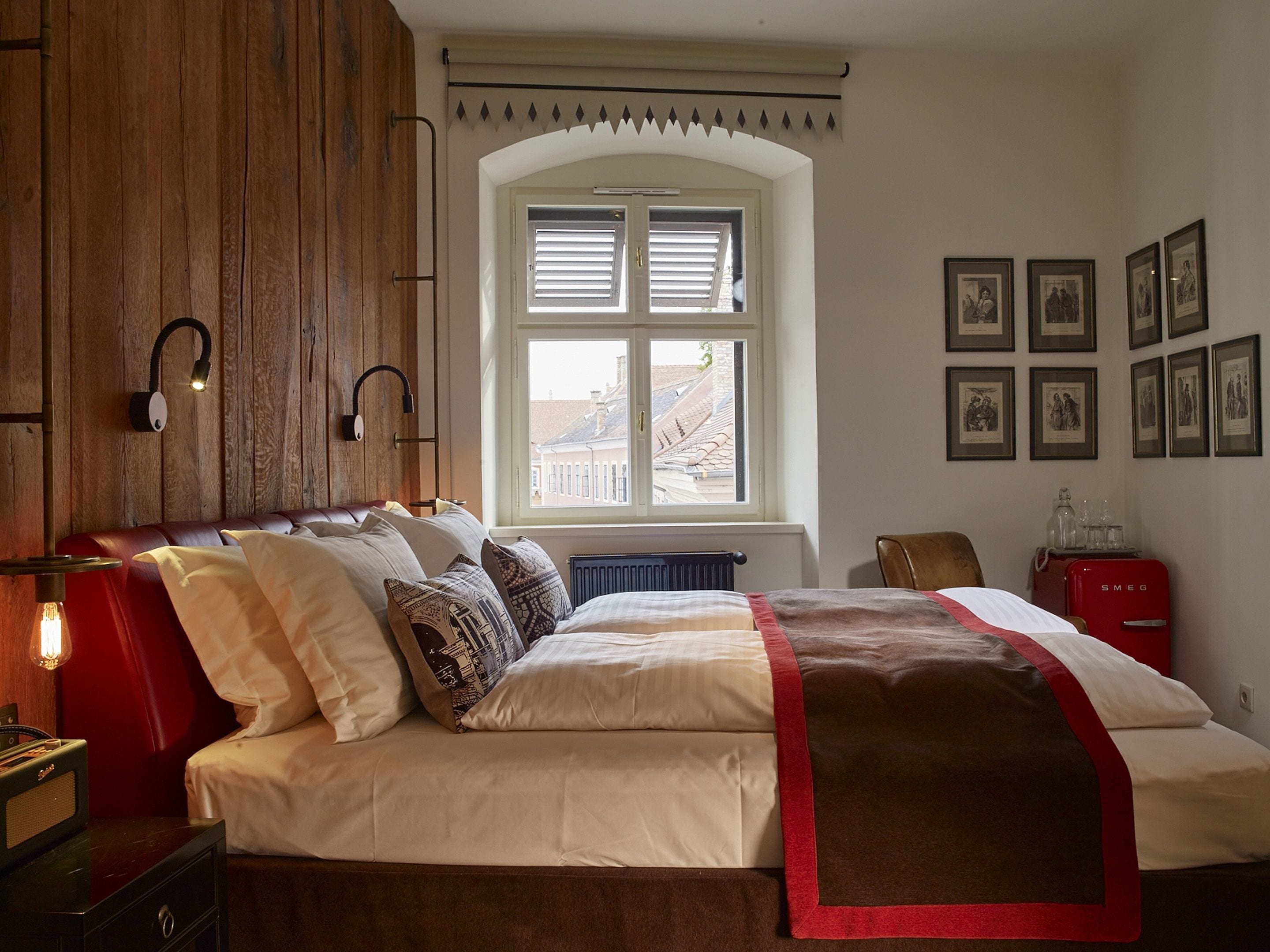 deluxe room | 1 bedroom, premium bedding, memory-foam beds, minibar