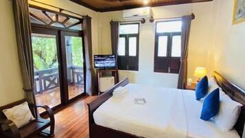 Minibar, in-room safe, desk, blackout curtains