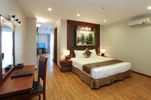 Minibar, Zimmersafe, Schreibtisch, schallisolierte Zimmer