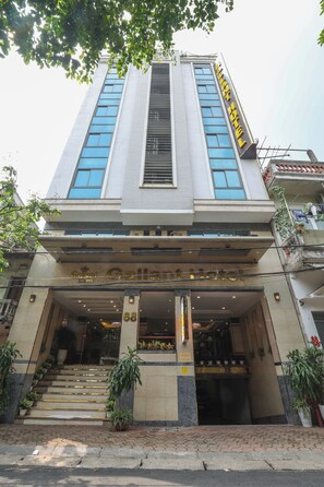 Front of property - Gallant Hotel (Hanoi)