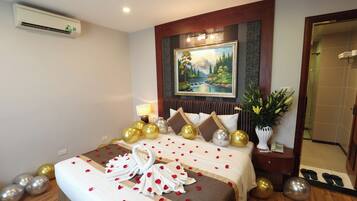 Deluxe Room | Premium bedding, memory foam beds, minibar, in-room safe