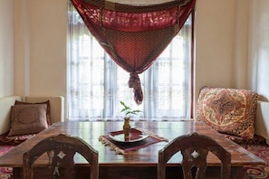 Family Apartment, 1 Bedroom, Garden View, Garden Area | Living room - Jungleside House (Hikkaduwa)