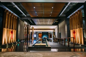 Lobby - Cheery Dragon Canal Hotel Hangzhou (Hangzhou)