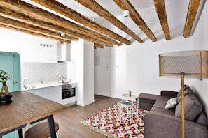 Flat-screen TV - Welcomer Apartments Atocha (Madrid)