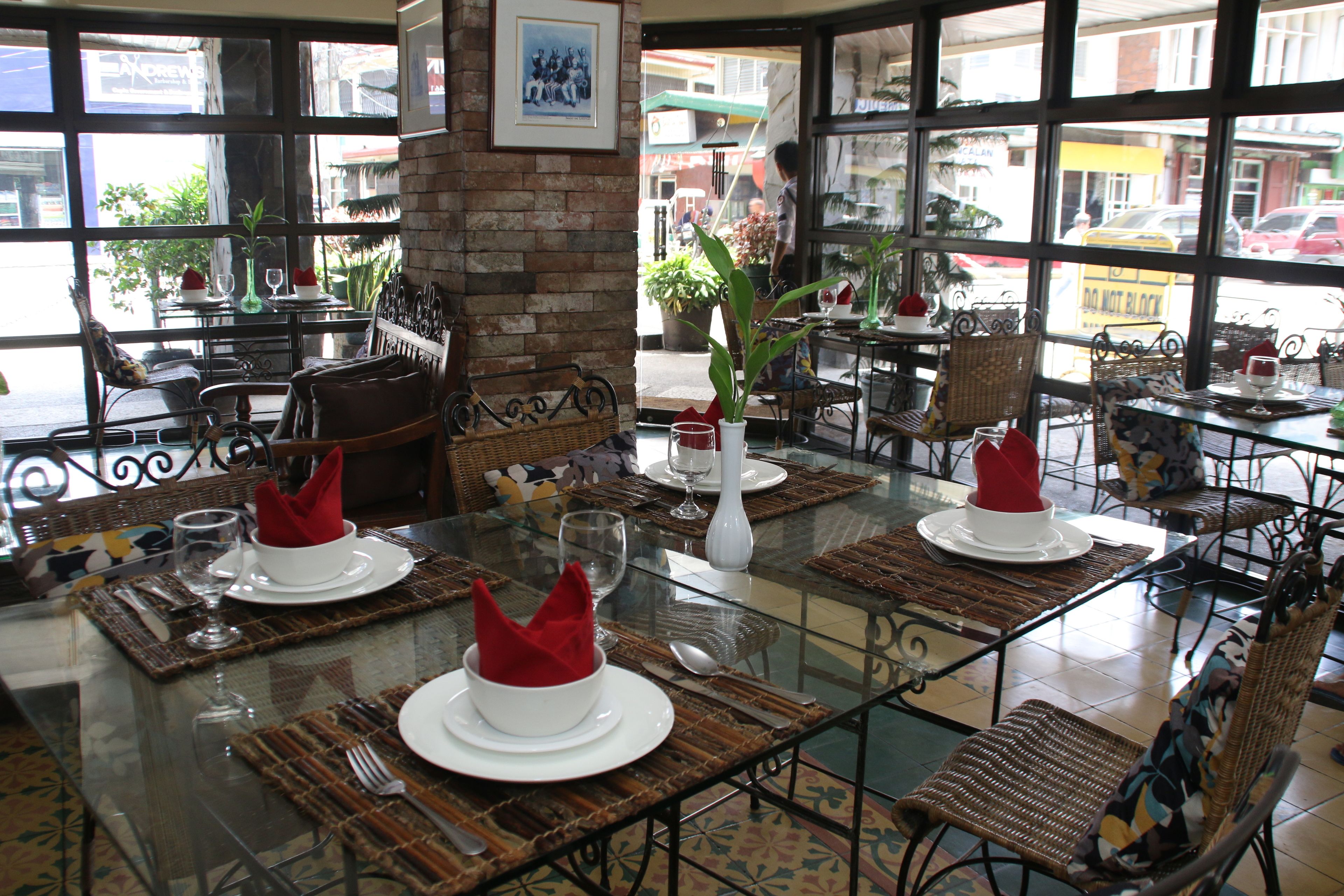 Breakfast, lunch, dinner served; local and international cuisine 