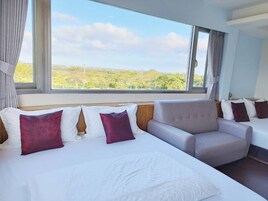 Habitación cuádruple | Escritorio, cortinas opacas, sistema de insonorización y wifi gratis