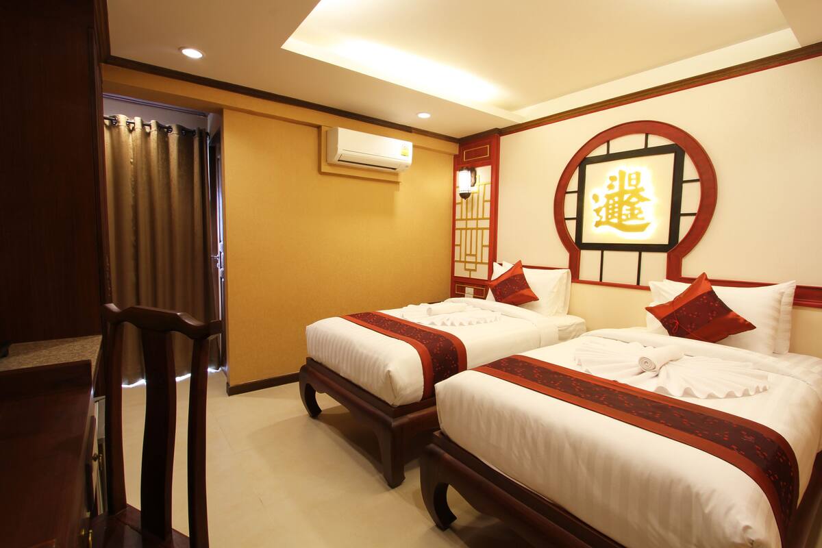 Hua-Chiew Twin Room | Artículos del minibar gratis y caja de seguridad en la habitación