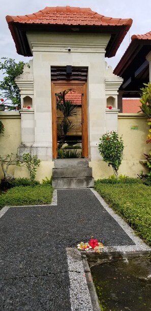 Fachada de la propiedad