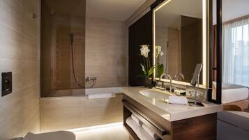 Combined shower/tub, free toiletries, hair dryer, bathrobes