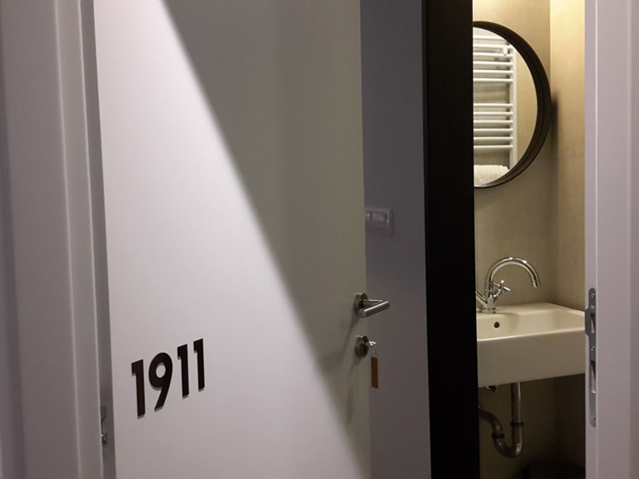 superior double or twin room | bathroom | shower, free toiletries