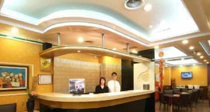 Golden Swallow Hotel