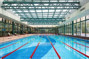 Piscine couverte, piscine extérieure