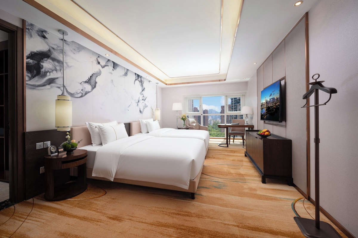 Deluxe Twin Room, 2 Twin Beds | Premium bedding, down comforters, pillowtop beds, minibar