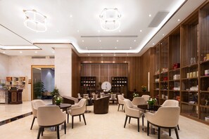 Lobby sitting area - Hisoar Hotel Shenzhen (Shenzhen)