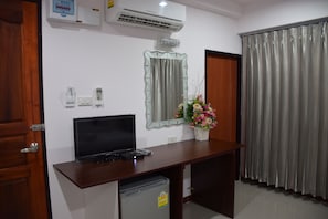 Twin Room, 2 Twin Beds, Non Smoking | Desk, blackout drapes, free WiFi - Kaew Place (Chiang Rai)