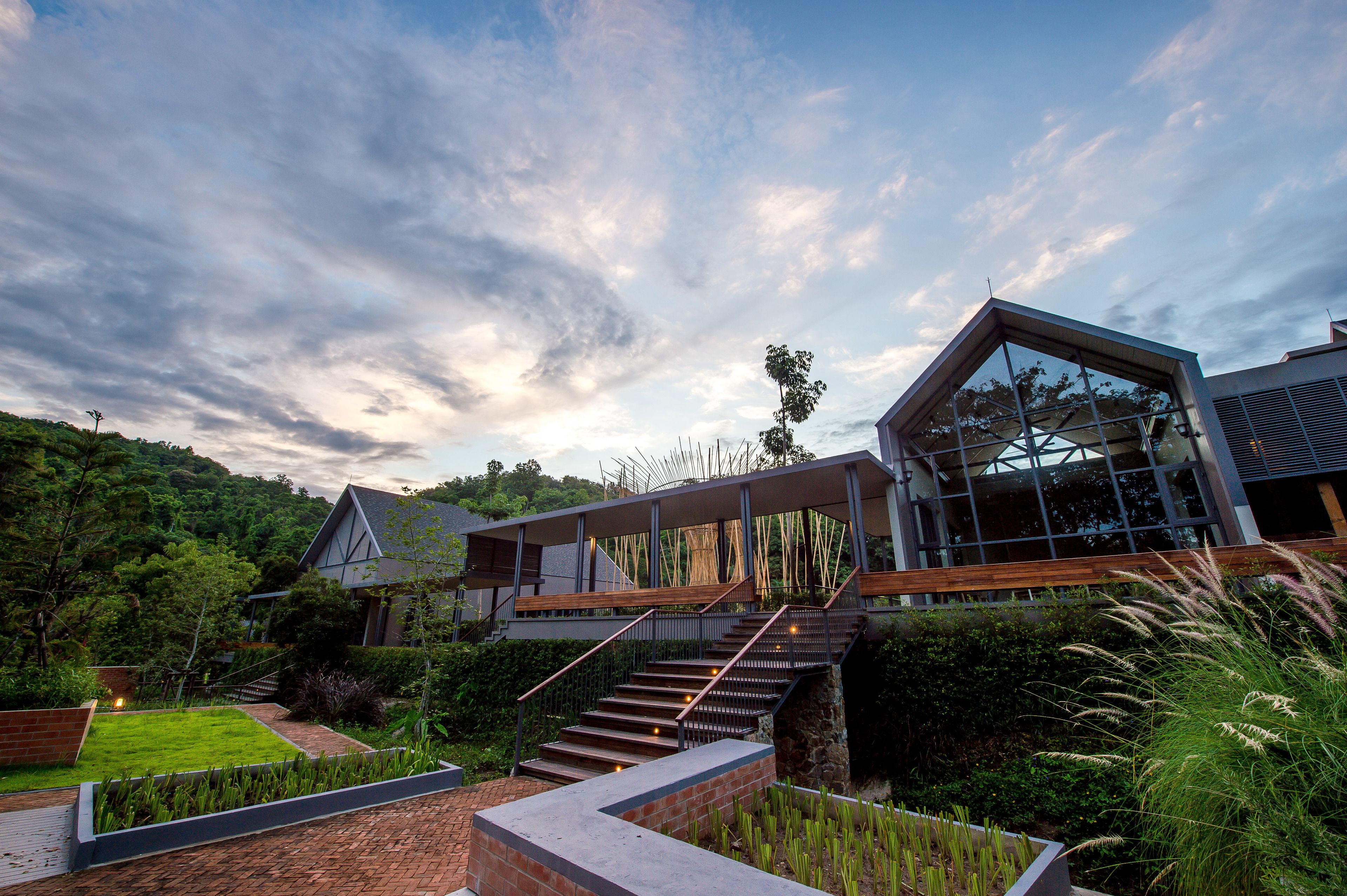 Vista frontal de la propiedad