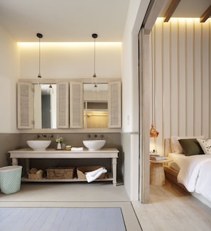 Executive Horizon | Bathroom sink - Flora Creek Resort & Garden Chiang Mai (Chiang Mai)