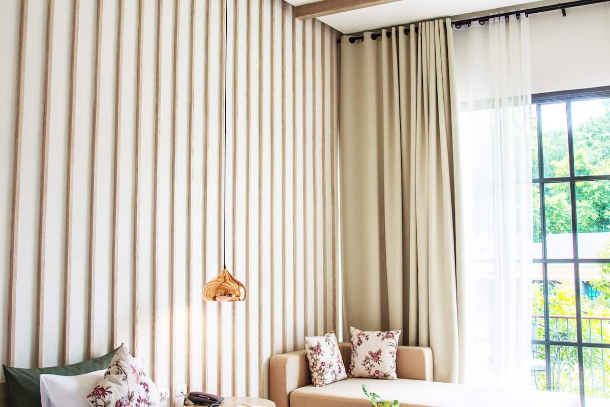 Deluxe Plantation Room | ตู้นิรภัยในห้องพัก, โต๊ะทำงาน, ผ้าม่านกันแสง, ห้องเก็บเสียง