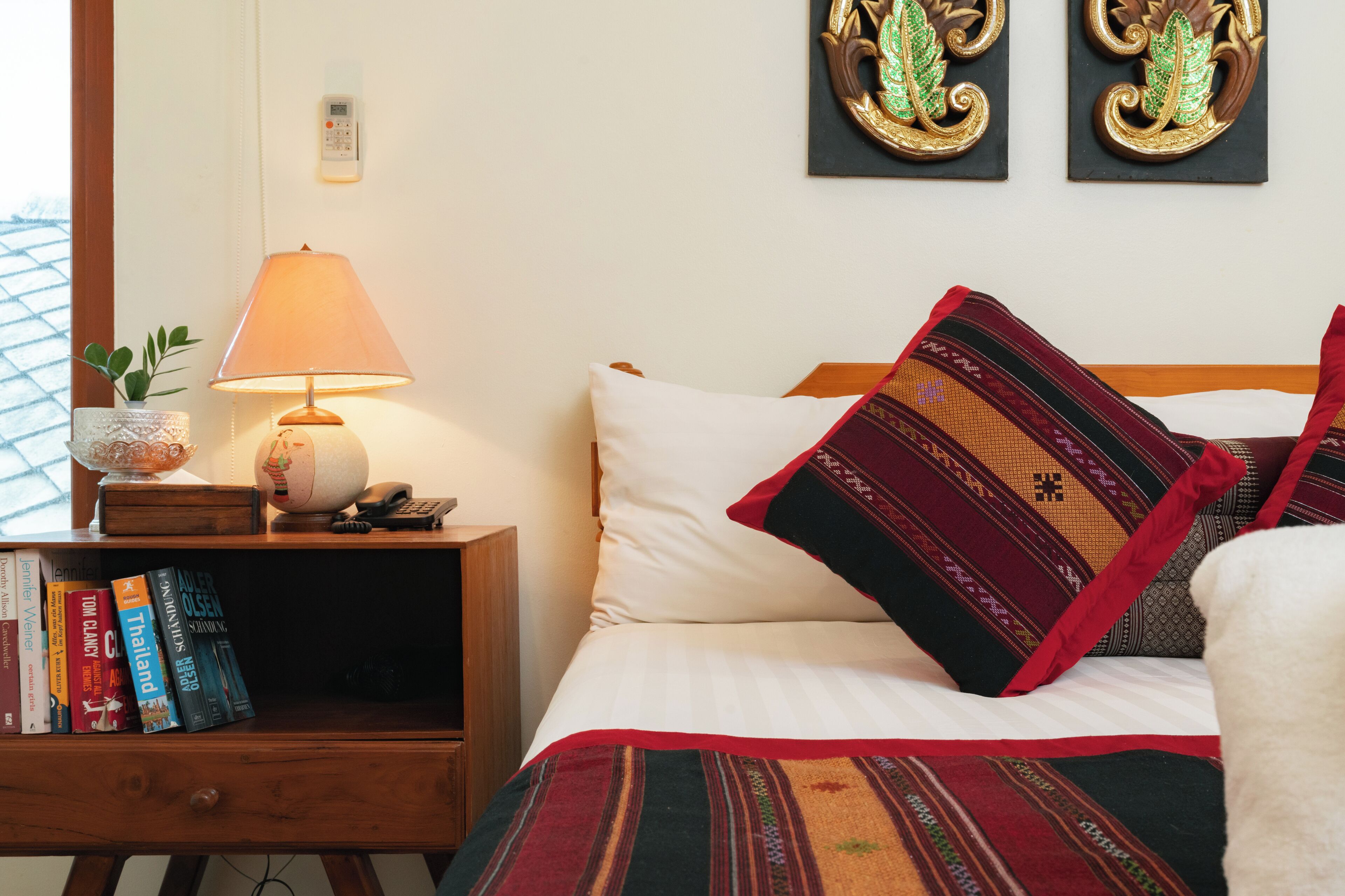 deluxe double room | desk, iron/ironing board, rollaway beds, free wifi