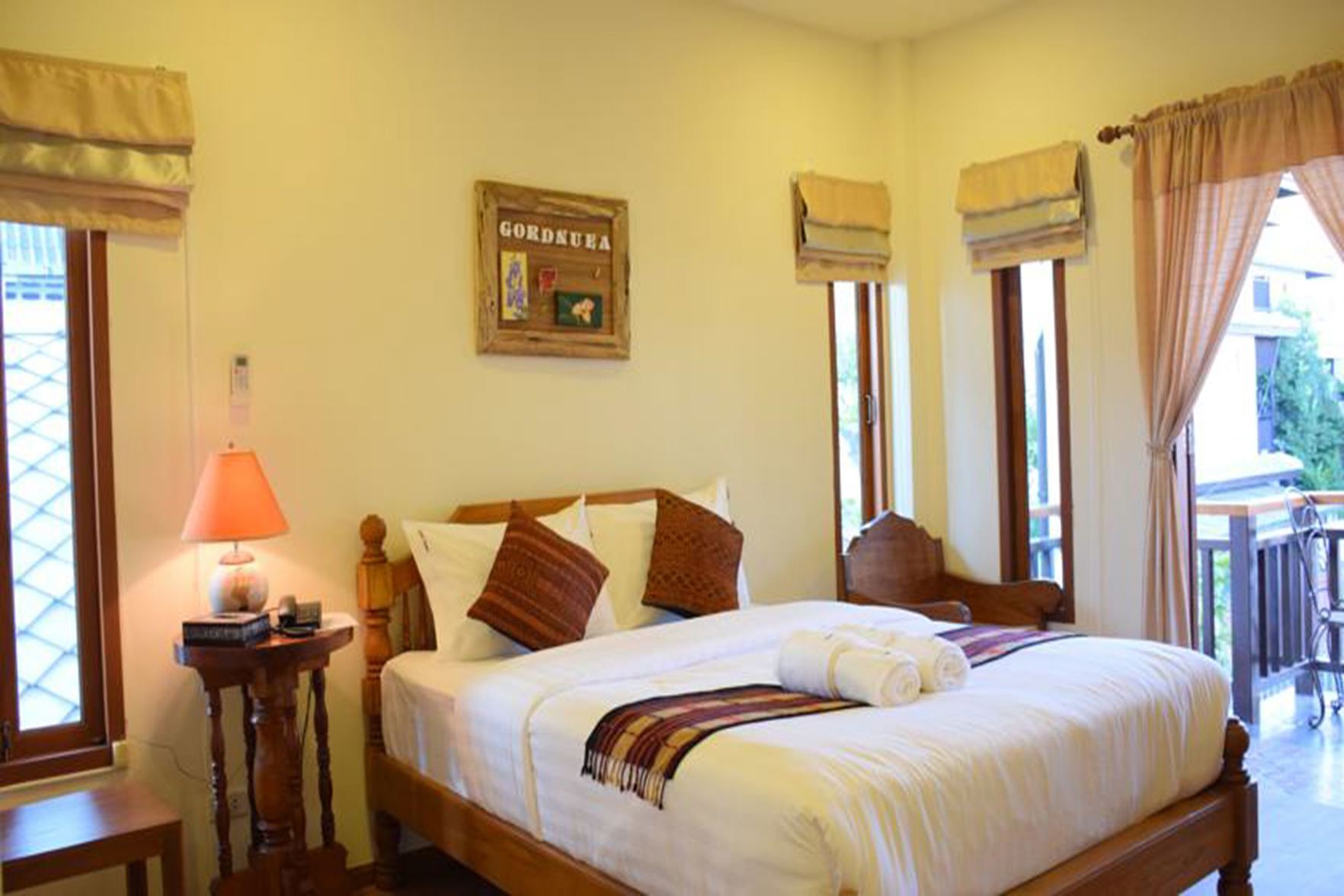 Desk, iron/ironing board, rollaway beds, free WiFi