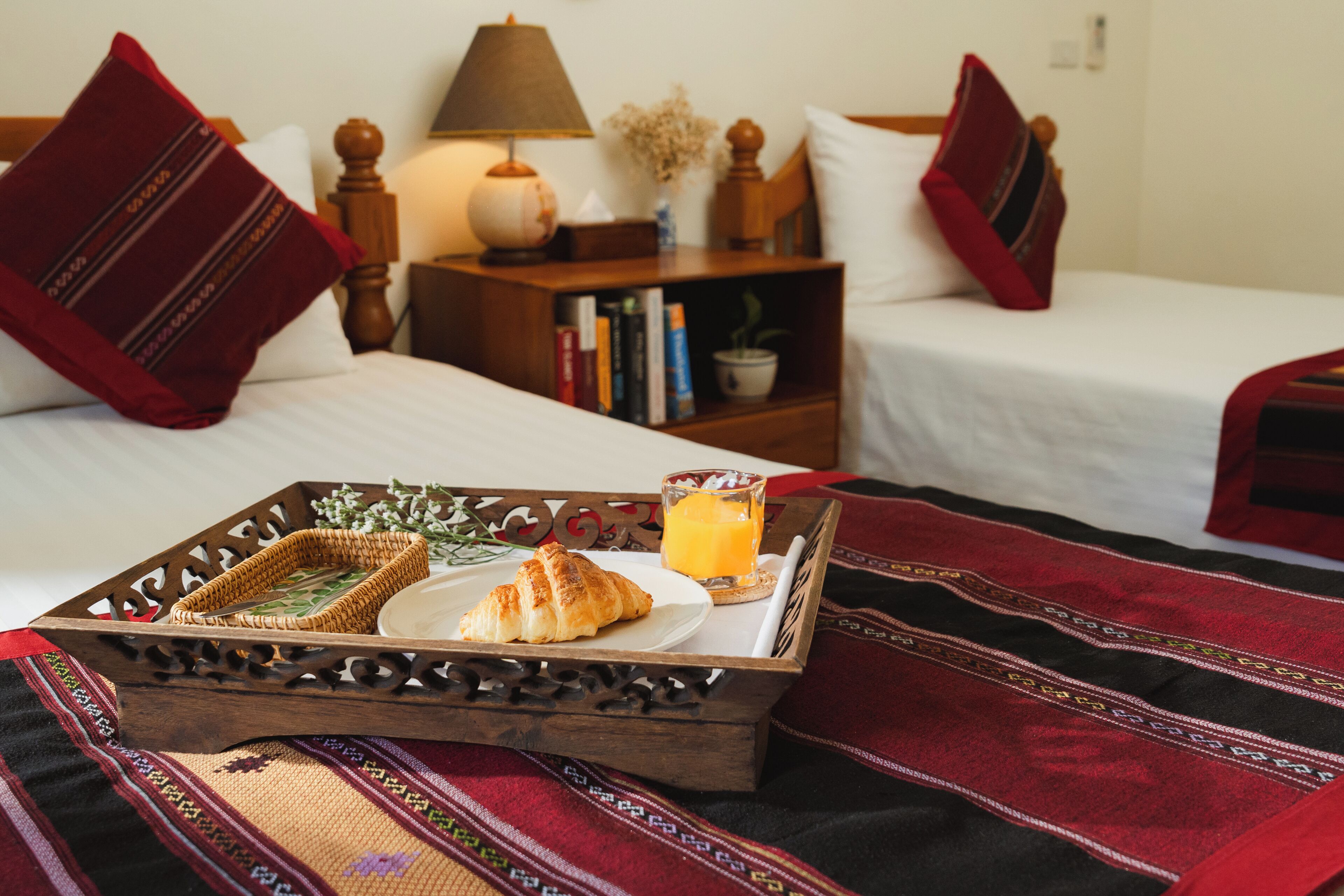 standard twin room | desk, iron/ironing board, rollaway beds, free wifi