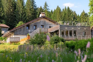 Fachada de la propiedad